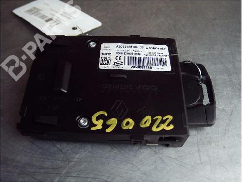 Used Card reader RENAULT MEGANE III Hatchback (BZ0/1_, B3_) 1.5 dCi (BZ09, BZ0D, BZ1W, BZ29, BZ14) (110 hp) 10701171