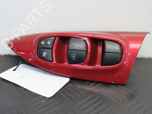 Used Left front window switch NISSAN JUKE (F15) 1.5 dCi (110 hp) 19133062