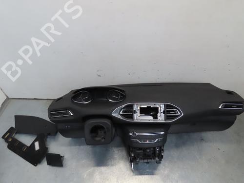 Tableau de bord PEUGEOT 308 SW II (LC_, LJ_, LR_, LX_, L4_) 1.2 THP 130 (131 hp) 18663085