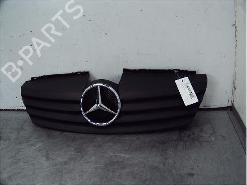 Used Grille Grille 10682938 10682938