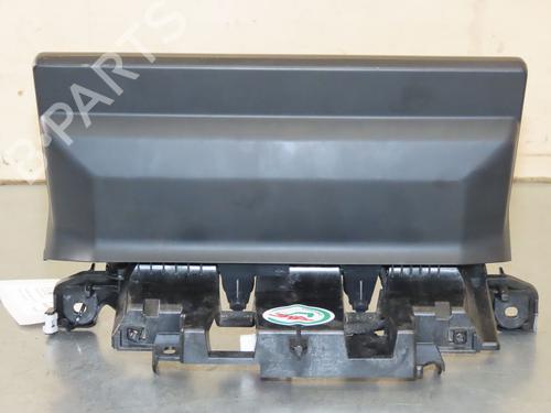Display monitor PEUGEOT 3008 II SUV (MC_, MR_, MJ_, M4_) 1.2 Hybrid 136 (MRHPYE) | BP22366567C48 