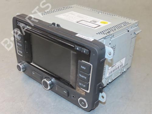 Bilradio VW GOLF VI (5K1) 1.6 TDI (105 hp) 26511616