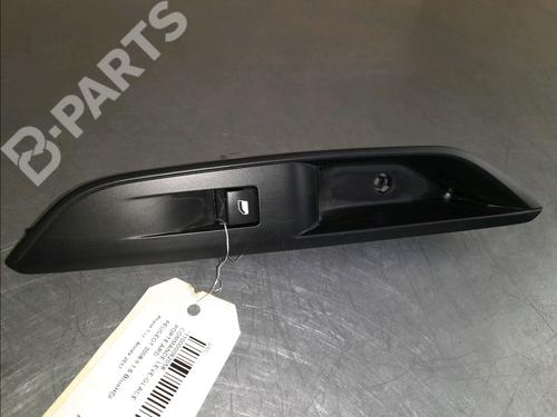 Used Right rear window switch Right rear window switch PEUGEOT 3008 II SUV (MC_, MR_, MJ_, M4_) 1.6 BlueHDi 120 (120 hp) 11822919 11822919