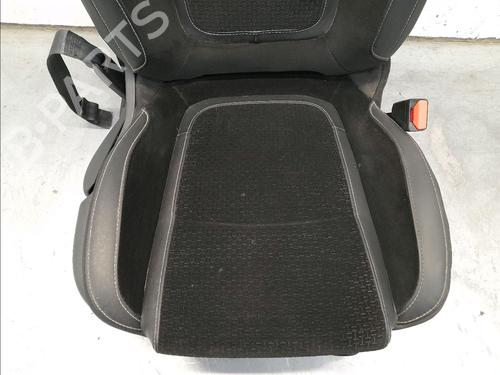 Used Right front seat RENAULT MEGANE IV Hatchback (B9A/M/N_) 1.3 TCe 140 (B9NB) (140 hp) 22848399