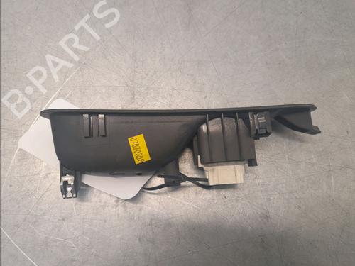 Used Right rear window switch Right rear window switch RENAULT ESPACE IV (JK0/1_) 2.0 dCi (JK03, JK04, JK1C, JK1G, JK1J, JK1K) (173 hp) 33417515 33417515