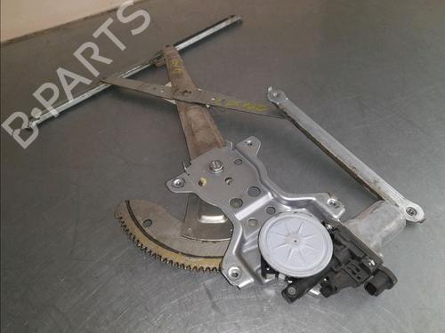 Vindusheismekanisme venstre foran SUZUKI SPLASH (EX) 1.3 CDTI (A5B413D) (75 hp) 23158573