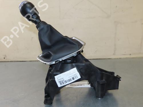 Used Gear lever RENAULT CLIO V (B7_) 1.0 TCe 100 (B7MT) (101 hp) 17067667