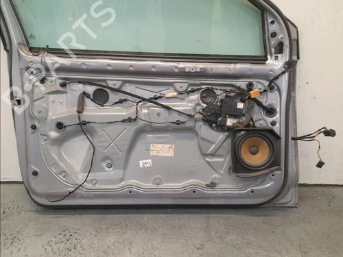 Used Left front door Left front door 23158633 23158633