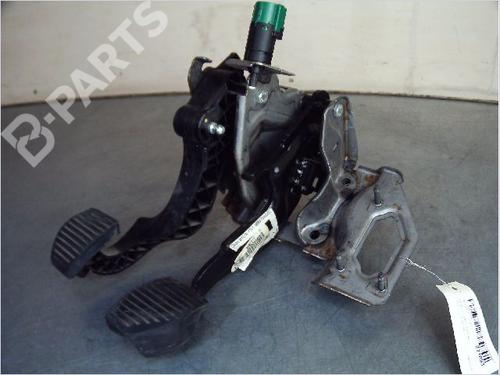 Used Pedal PEUGEOT 208 I (CA_, CC_) 1.6 HDi (92 hp) 11039613