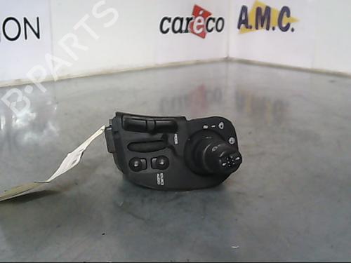 Used Steering column stalk RENAULT CLIO III (BR0/1, CR0/1) [2005-2014]  23158234