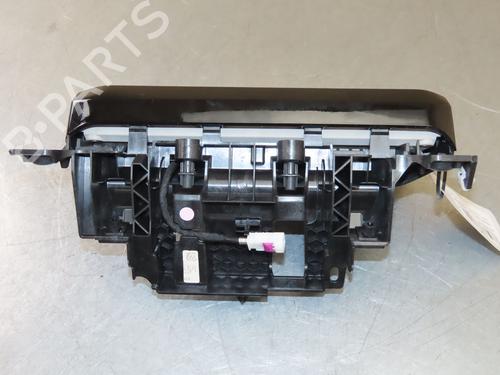 Display monitor PEUGEOT 3008 II SUV (MC_, MR_, MJ_, M4_) 1.2 Hybrid 136 (MRHPYE) | BP22366567C48 