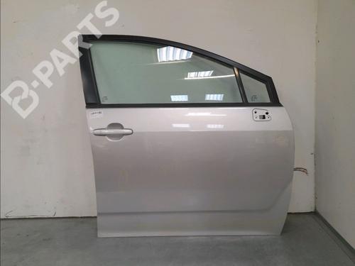 Used Right front door TOYOTA COROLLA Verso (ZER_, ZZE12_, R1_) 2.2 D-4D (AUR10_, AUR10R) (136 hp) 11876381