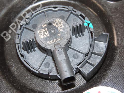 Used Front wiper motor TESLA MODEL Y (5YJY) EV All-wheel Drive (450 hp) 26701461