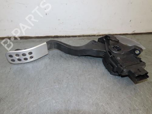 Used Pedal PEUGEOT 2008 I (CU_) 1.6 HDi (114 hp) 19089286