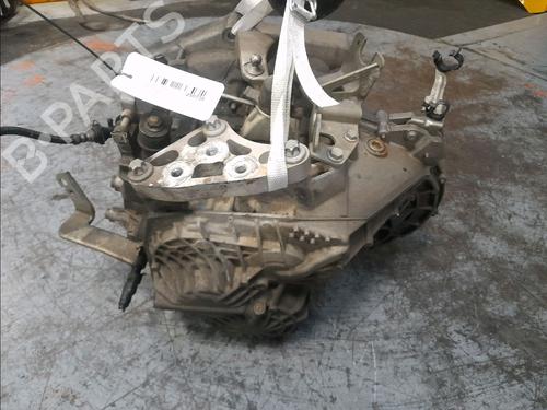 Used Gearbox OPEL COMBO Box Body/MPV (X12) 1.6 CDTI (B05) (105 hp) 30366554