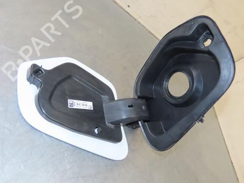 Used Fuel flap OPEL CORSA F (P2JO) 1.2 (68) (101 hp) 18896219