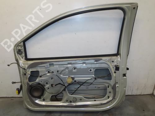 Dør høyre foran RENAULT TWINGO II (CN0_) 1.2 16V (CN0K, CN0V, CN0A) (76 hp) 29846468