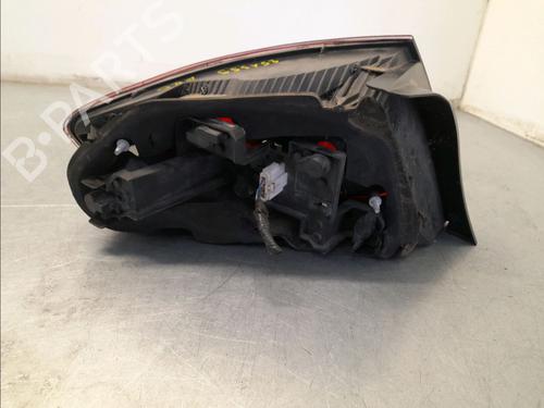 Used Right taillight Right taillight PEUGEOT 407 (6D_) 1.6 HDi 110 (6D9HZC, 6D9HYC) (109 hp) 33132281 33132281