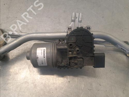 Used Front wiper motor CITROËN C3 III (SX) 1.2 THP 110 (SXHNPS, SXHNZT, SXHNZ6) (110 hp) 30047649