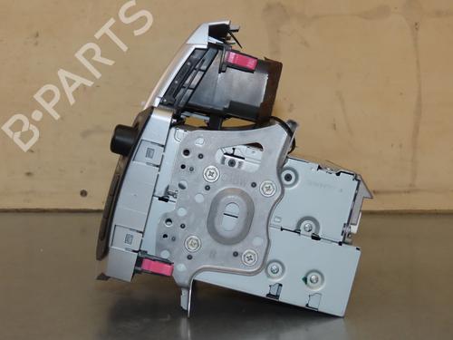Bilradio TOYOTA YARIS (_P9_) 1.0 VVT-i (KSP90_, KSP90R) (69 hp) 29739403
