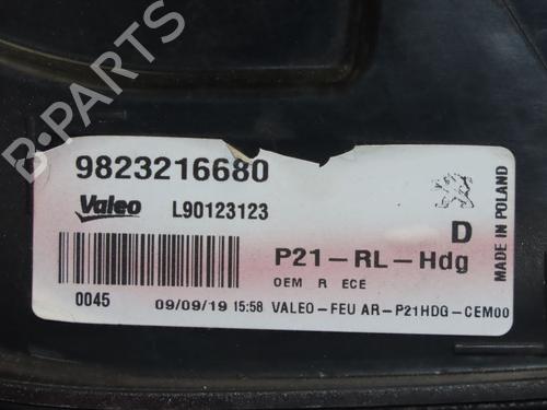 Right taillight PEUGEOT 208 II (UB_, UP_, UW_, UJ_) 1.2 PureTech 100 | BP30092424C35
