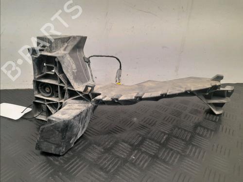 Używane Wspornik lampy przedniej prawej AUDI Q7 (4MB, 4MG, 4MQ) 3.0 TDI quattro (272 hp) 27621527