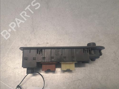 Used Left front window switch RENAULT CAPTUR I (J5_, H5_) 0.9 TCe 90 (90 hp) 29985862