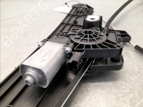 Used Front right window mechanism Front right window mechanism PEUGEOT 5008 III (KA_, KB_, KC_) e-210 (213 hp) 32740595 32740595