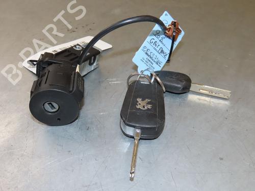 Used Ignition barrel PEUGEOT 208 I (CA_, CC_) 1.2 VTI 82 (82 hp) 19025096