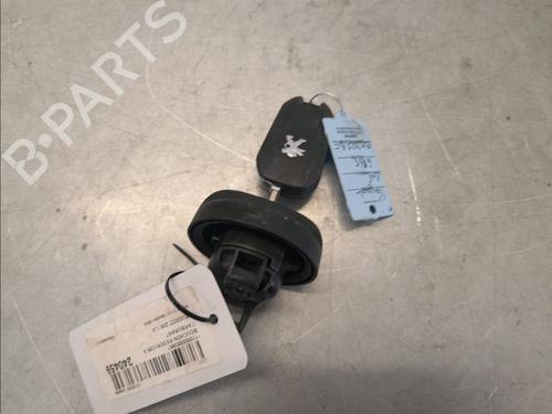 Used Fuel flap PEUGEOT 208 I (CA_, CC_) 1.2 THP 110 (110 hp) 29985728
