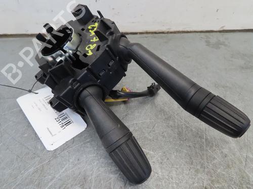 Used Steering column stalk FIAT 500L (351_, 352_) 1.4 (199LYB1B) (95 hp) 19079590