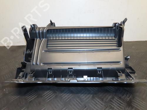 Used Glove box VW GOLF VIII (CD1, DA1) 1.0 eTSI (110 hp) 32657692