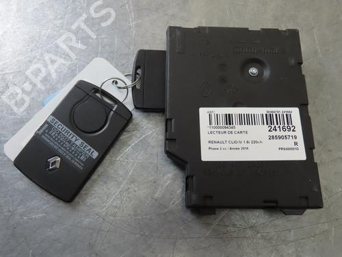 Used Card reader RENAULT CLIO IV (BH_) 1.6 RS Trophy (BHJ4, BHJ6) (220 hp) 22381678