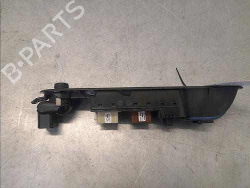 Used Left front window switch RENAULT ZOE (BFM_) ZOE (92 hp) 29985846