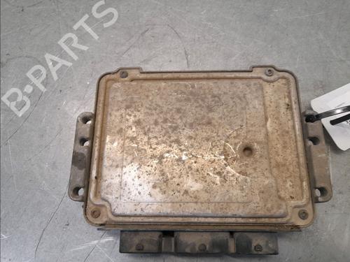 Used Engine control unit (ECU) Engine control unit (ECU) RENAULT MASTER II Van (FD) 2.5 dCi 100 (FD0U, FD0V, FD3U, FD3V, FD8U, FD8V) (99 hp) 33031989 33031989