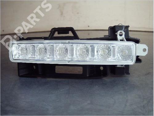 right-front-fog-light-peugeot-108-10-vti-2014-10683048 main image