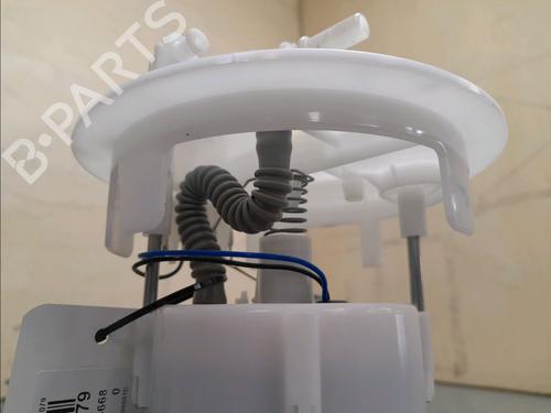 Used Fuel pump PEUGEOT 208 I (CA_, CC_) 1.2 PureTech 82 (82 hp) 15671689
