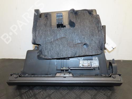 Used Glove box MERCEDES-BENZ B-CLASS Sports Tourer (W245) B 180 CDI (245.207) (109 hp) 29215392