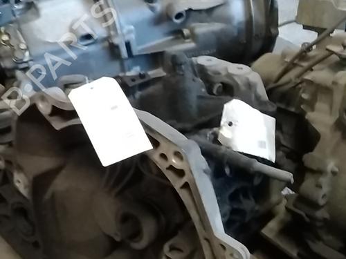 Used Gearbox OPEL CORSA C (X01) 1.0 (F08, F68) (58 hp) 15739966