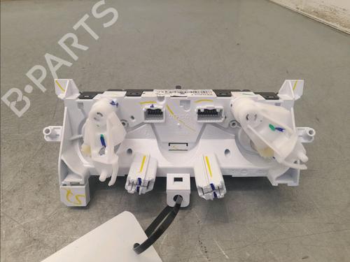 climate-control-renault-clio-v-b7_-2019-33279122 main image