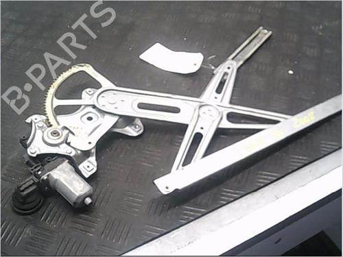 Used Front right window mechanism TOYOTA YARIS (_P9_) 1.4 D-4D (NLP90_, NLP90R) (90 hp) 9405838