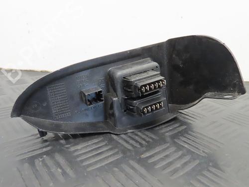 Used Left front window switch RENAULT KANGOO (KC0/1_) 1.2 16V (KC05, KC06, KC03, KC0T, KC0W, KC1D) (75 hp) 19133066
