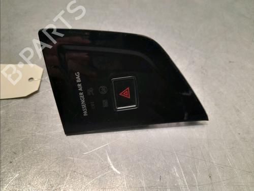 bouton-de-warning-vw-taigo-cs1-2021-31961872 main image