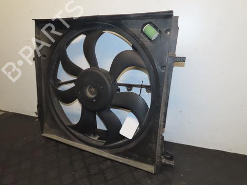 Used Radiator fan RENAULT KADJAR (HA_, HL_) 1.6 dCi 130 (HLA4) (130 hp) 30767222