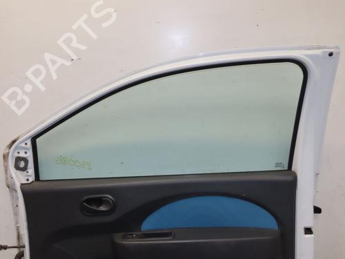 Dør høyre foran RENAULT TWINGO II (CN0_) 1.2 16V (CN04, CN0B) (75 hp) 25749905