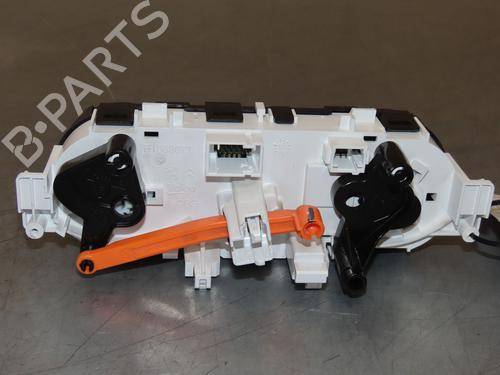 Climate control PEUGEOT 208 I (CA_, CC_) 1.2 VTI 82 | BP29846459I5