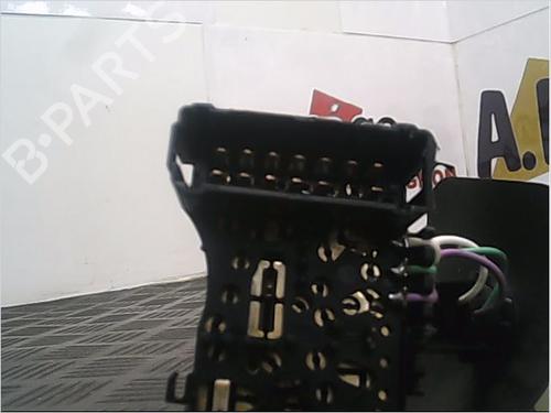 Used Headlight switch RENAULT CLIO II (BB_, CB_) 1.2 16V (BB05, BB0W, BB11, BB27, BB2T, BB2U, BB2V, CB05,... (75 hp) 9408334