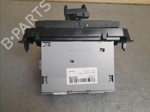 Used Radio RENAULT TWINGO III (BCM_, BCA_) 1.0 SCe 70 (BCMB) (69 hp) 11230285