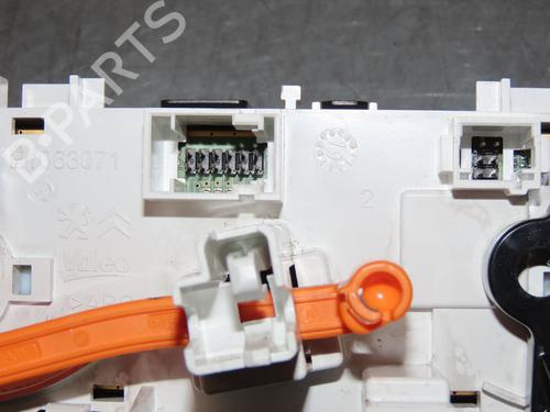 Climate control PEUGEOT 208 I (CA_, CC_) 1.2 PureTech 82 | BP29846458I5