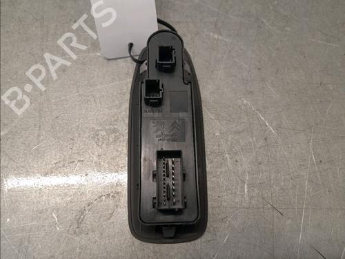 Left front window switch PEUGEOT 2008 I (CU_) 1.2 THP 110 / PureTech 110 | BP32457428I27